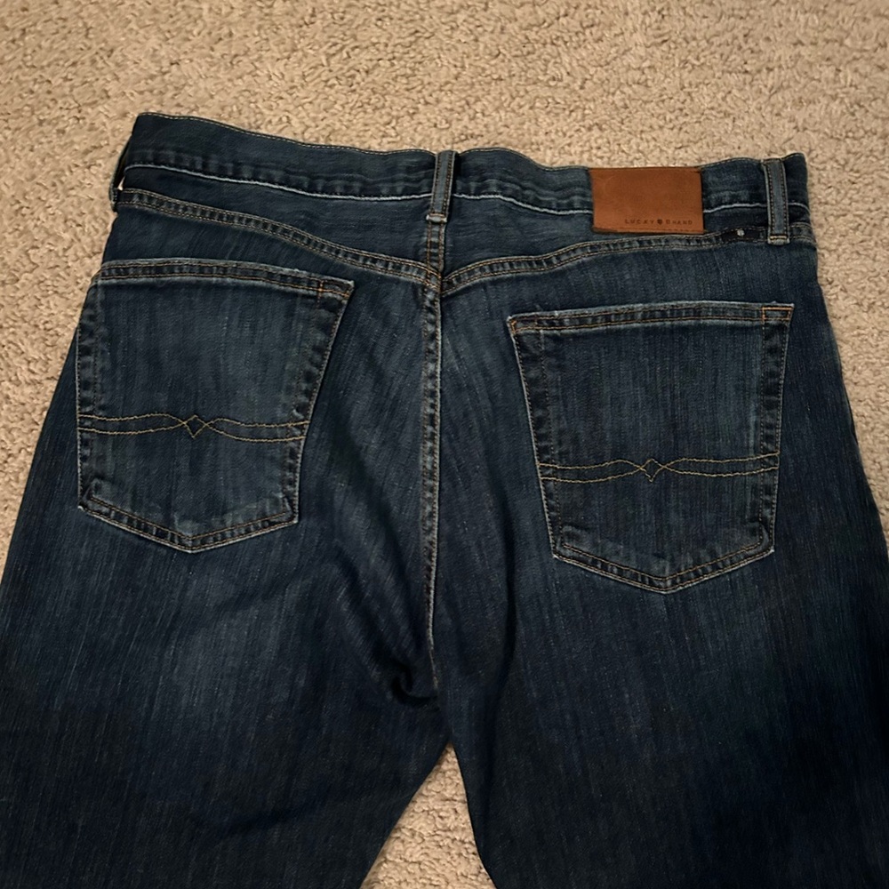 Lucky 33x32 vintage straight jeans